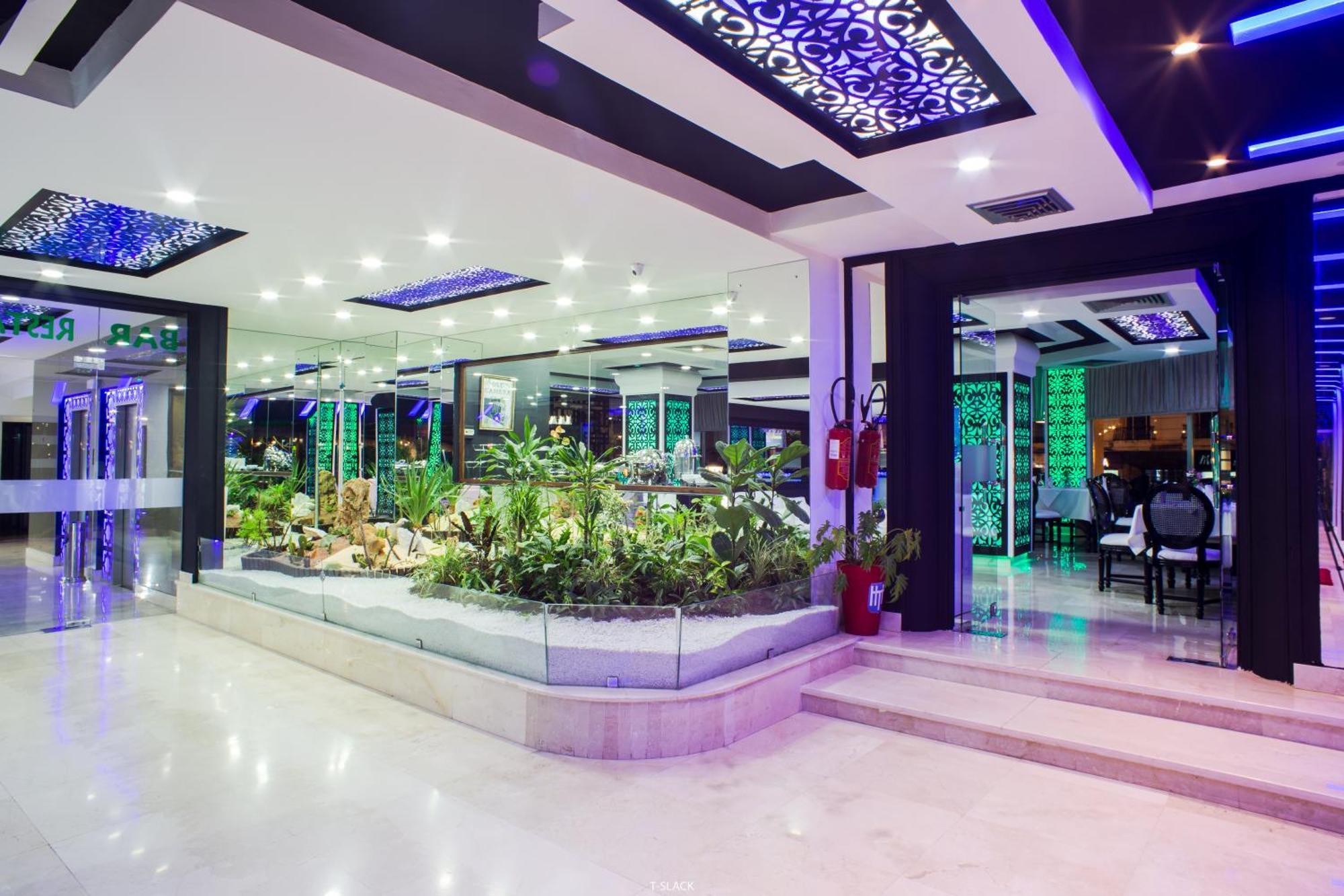 Tanjah Flandria Hotel